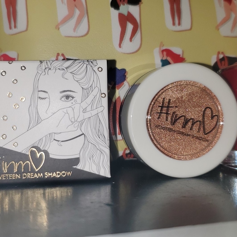๐3/$15๐Make-up Bundle - Picture 2 of 6